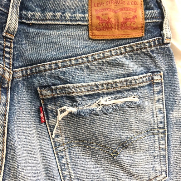 Levi’s shorts - Picture 3 of 6